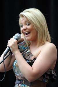 Lauren Alaina Returns to ‘American Idol’ Stage for ‘Barefoot and Buckwild’