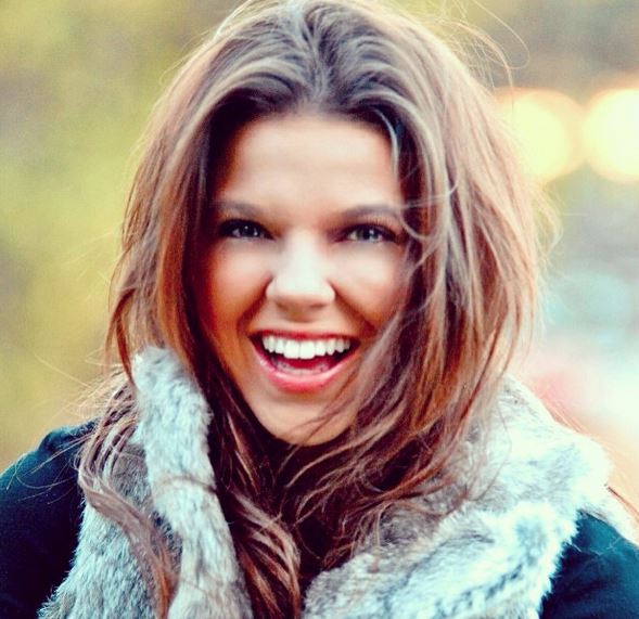 Amy Duggar Slams Pregnancy Rumors