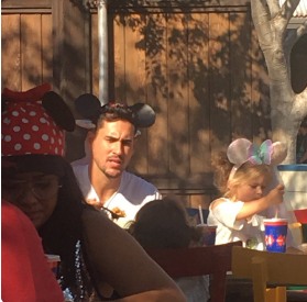 Josh Murray, Amanda Stanton Head To Disney Land: Couple Isn’t Hiding Relationship