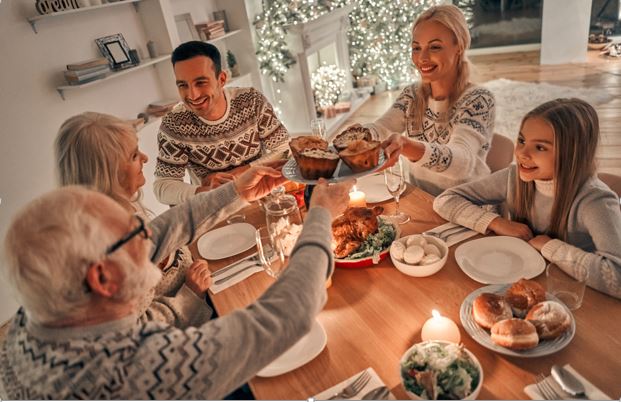 4 Ways to Better Connect with Family During Holidays